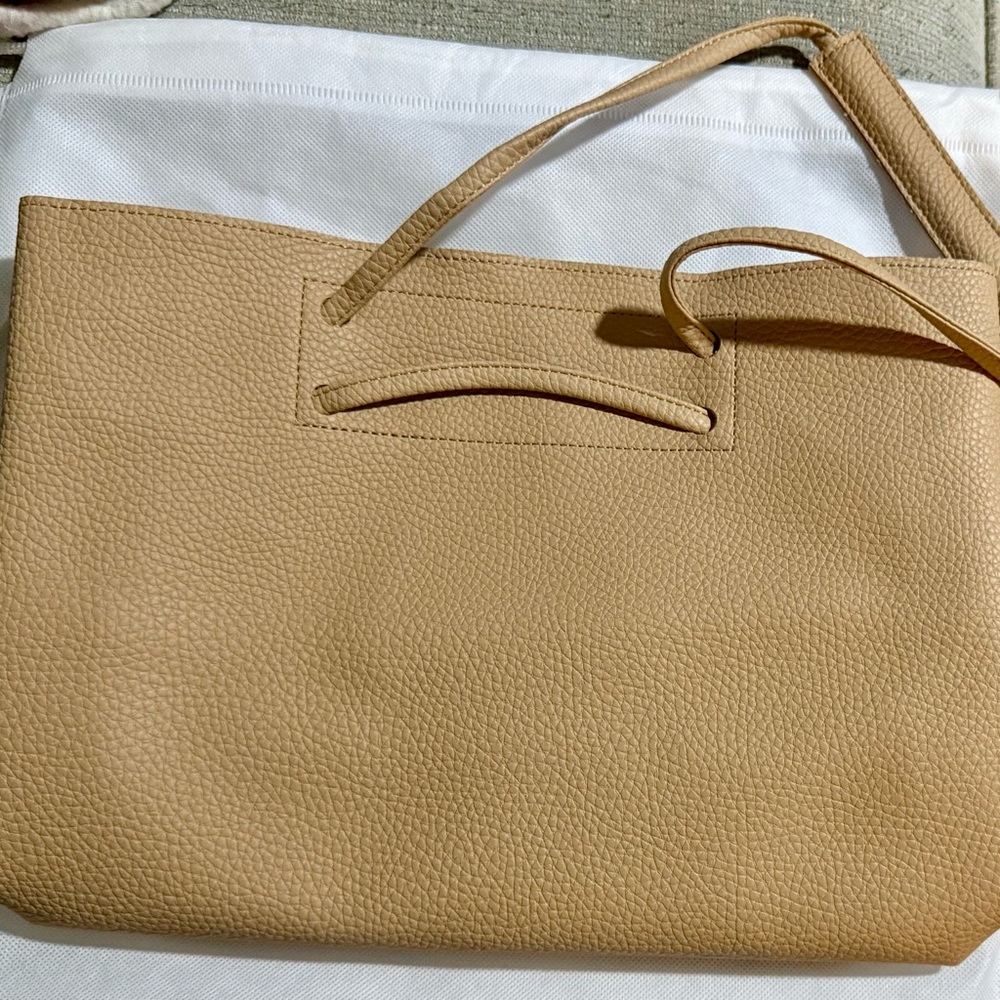 Elegant Tan Leather Tote Bag